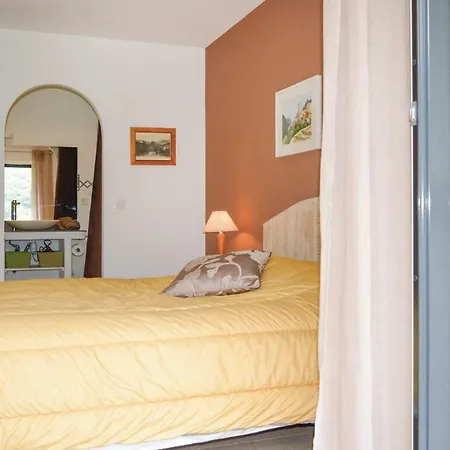 Vakantiehuis Two-bedroom Holiday In *