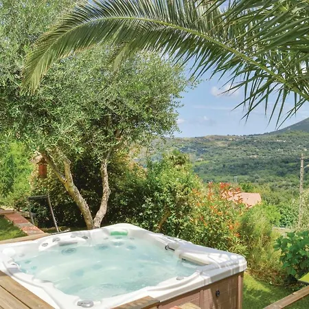 Two-bedroom Holiday In *