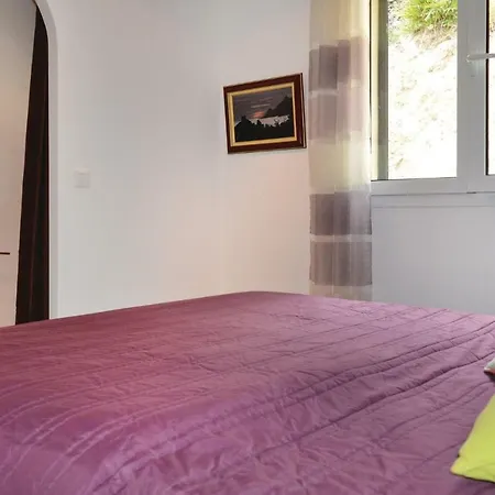 Two-bedroom Holiday In * Feliceto